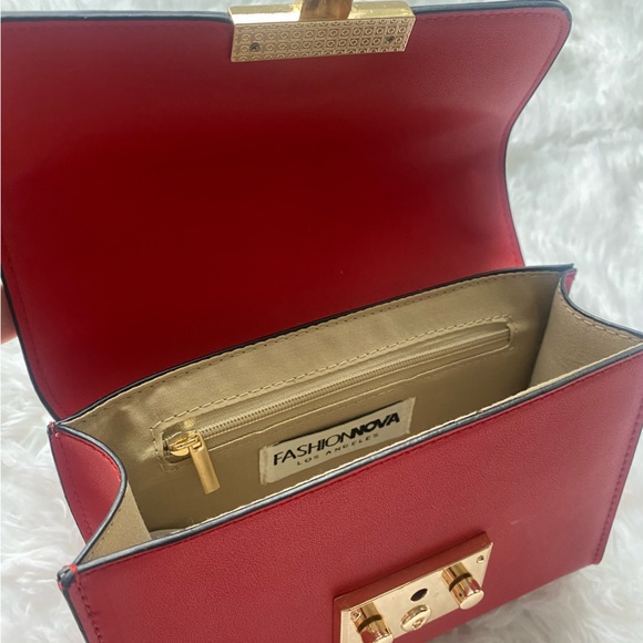 Red Purse! - Picture 4 of 5